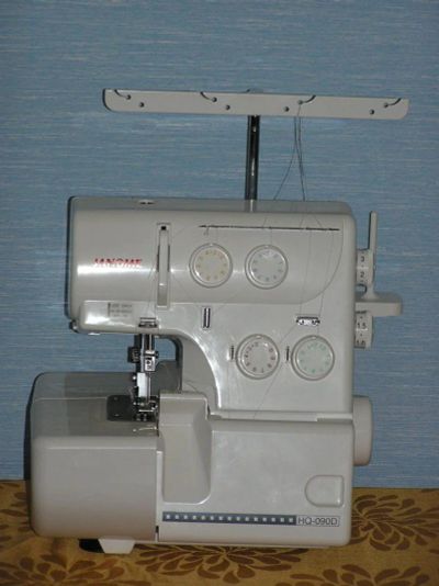 Лот: 3441482. Фото: 1. Оверлок Janome HQ-090D. Швейная, вязальная