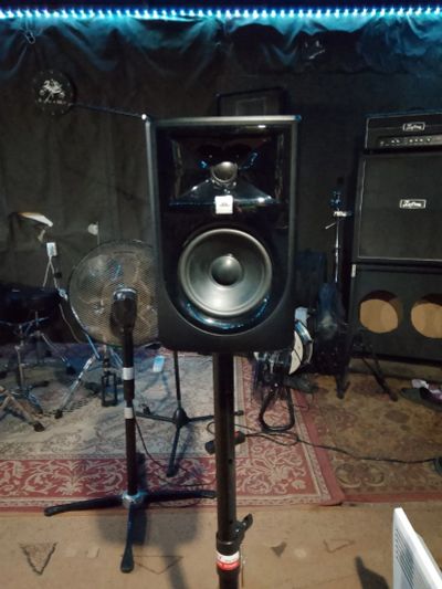 Лот: 25255896. Фото: 1. JBL 305 MKII. Активные акустические системы