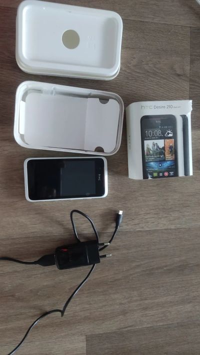 Лот: 25410982. Фото: 1. Смартфон HTC Desire 210. Смартфоны