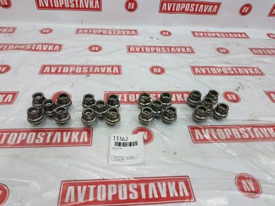 Лот: 20903492. Фото: 1. Гайка колесная Toyota (б/у). Другое (автозапчасти)