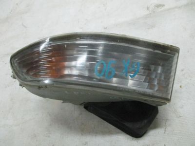 Лот: 14562560. Фото: 1. Поворотник передний правый Toyota... Оптика и освещение