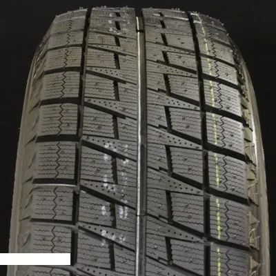 Лот: 24664349. Фото: 1. Зимняя резина 195/65 R-15 "Bridgestone... Шины