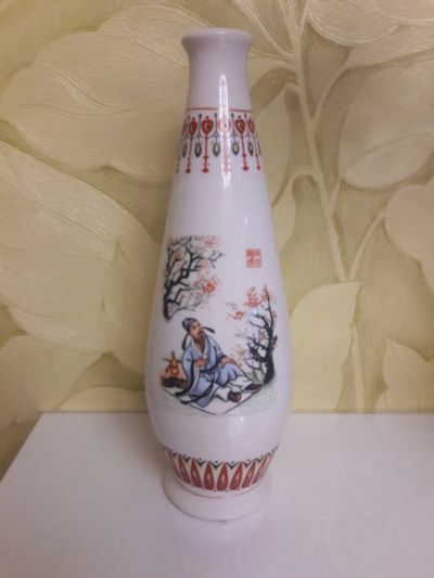 Лот: 19630255. Фото: 1. бутылка китайская фарфоровая времен... Фарфор, керамика