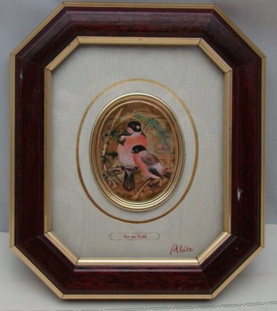 Лот: 17817326. Фото: 1. Плакетка на золоте винтажная Снегири... Другое (антиквариат)