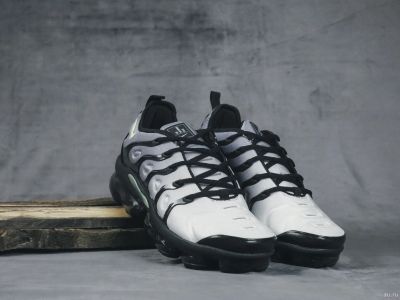 Лот: 13323121. Фото: 1. Кроссовки Nike VaporMax Plus. Кеды, кроссовки, слипоны