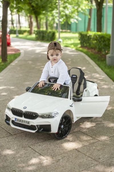 Лот: 24066201. Фото: 1. Детский электромобиль BMW M5 A555MP. Детские электромобили