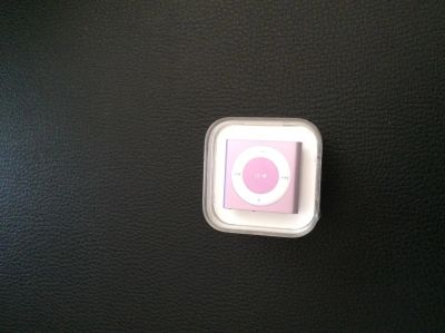 Лот: 5339253. Фото: 1. Apple iPod shuffle 4 2 gb rst. Плееры
