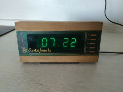 Лот: 20028251. Фото: 1. Часы Электроника. Часы настенные, настольные