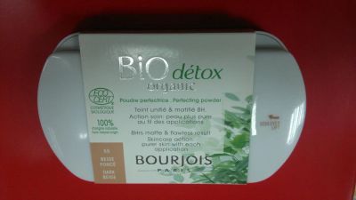 Лот: 3936567. Фото: 1. Компактная пудра для лица Bourjois... Макияж