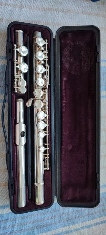 Лот: 24564643. Фото: 1. Флейта Yamaha YFL 211. Духовые