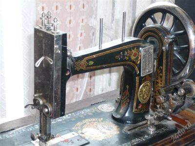 Лот: 871791. Фото: 1. Швейная машина 1890 г. пр-ль Поповы. Орудия труда