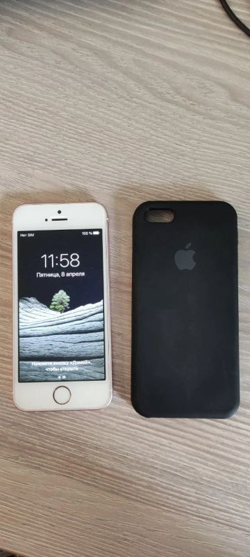 Лот: 19218723. Фото: 1. Apple iphone se 1-го поколения. Смартфоны