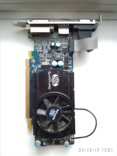 Лот: 10812276. Фото: 1. Radeon HD5570 1gb ddr3 128bit. Видеокарты