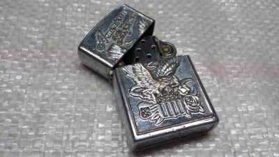 Лот: 7697860. Фото: 1. зажигалка ZIPPO маde in U.S.A... Зажигалки, спички, пепельницы