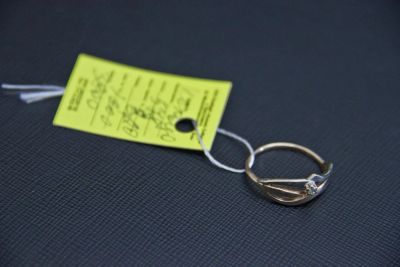 Лот: 4135993. Фото: 1. Кольцо Золотое с вставками из... Кольца, перстни