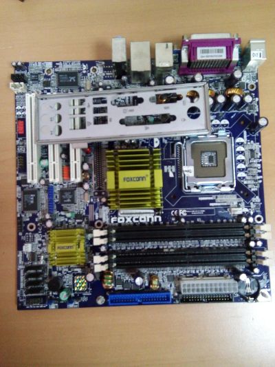 Лот: 8212364. Фото: 1. Мат плата Foxconn 915G7MC (не... Материнские платы