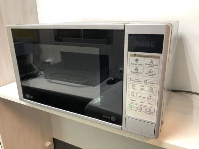 Лот: 15069346. Фото: 1. Микроволновая печь LG MB-4042DSY... Микроволновки, мини-печи