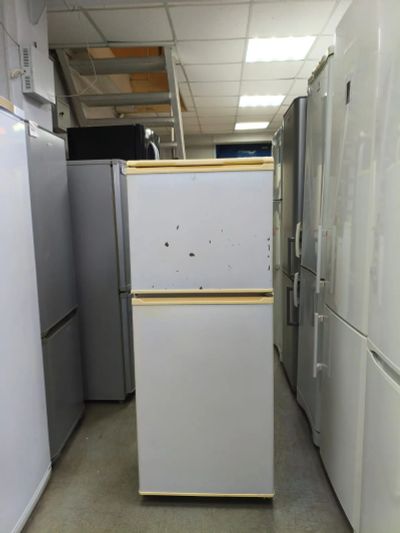 Лот: 25278000. Фото: 1. Холодильник (04939). Холодильники, морозильные камеры