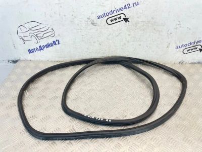 Лот: 25628474. Фото: 1. уплотнитель двери багажника Skoda... Кузов