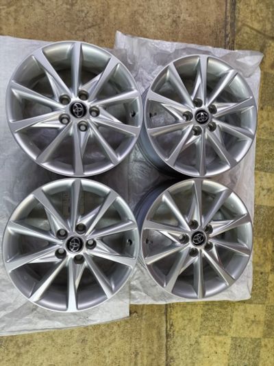 Лот: 17217204. Фото: 1. Оригинальные диски Toyota R17... Диски