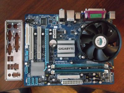 Лот: 5805793. Фото: 1. Gigabyte GA-G41M + E5400 + Kingston... Материнские платы