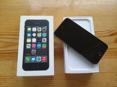 Лот: 12033409. Фото: 1. Iphone 5s 32 Gb space gray РСТ. Смартфоны