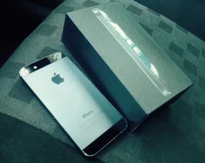 Лот: 12074721. Фото: 1. iPhone 5 16gb black. Смартфоны