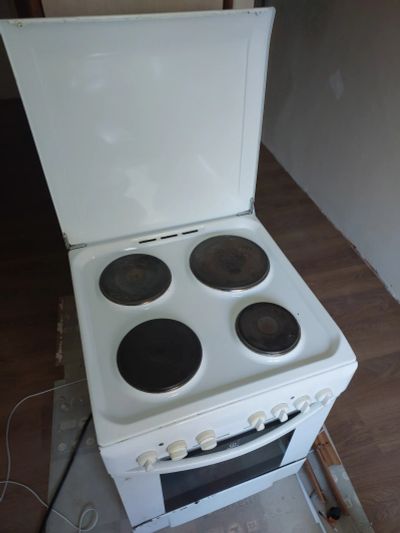 Лот: 23908367. Фото: 1. Плита indesit. Плиты, духовые шкафы, варочные поверхности