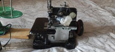 Лот: 21283790. Фото: 1. Оверлок китайский. Швейная, вязальная