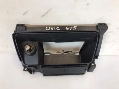 Лот: 21705808. Фото: 1. консоль центральная Honda Civic... Двигатель и элементы двигателя
