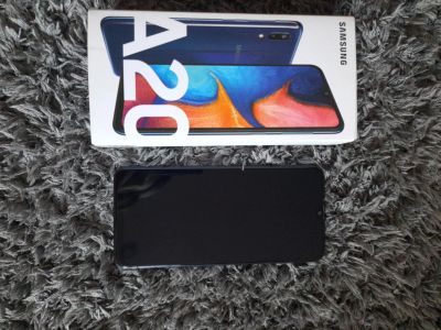 Лот: 17593721. Фото: 1. Samsung A20. Смартфоны