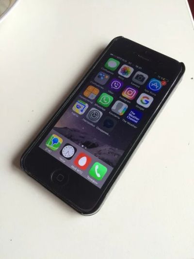 Лот: 7658423. Фото: 1. iPhone 5 (цена снижена) + подарок... Смартфоны
