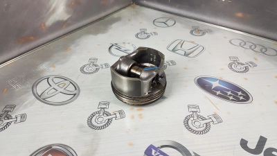 Лот: 23590745. Фото: 1. Поршень Mercedes-Benz C-Class... Двигатель и элементы двигателя