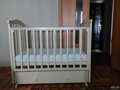 Лот: 9595388. Фото: 1. Продам детскую кроватку с матрасом. Детские кровати и кроватки
