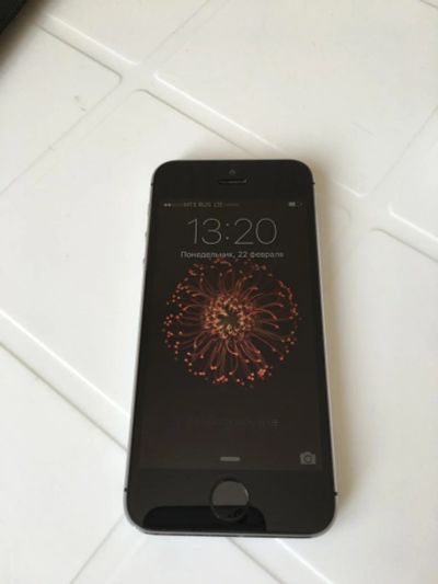 Лот: 6972152. Фото: 1. iPhone 5s, 16гиг, серый космос. Смартфоны
