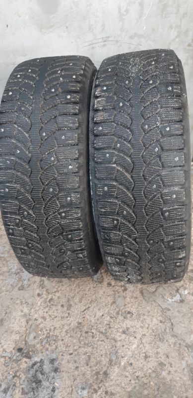 Лот: 19944462. Фото: 1. Пара Bridgestone Blizzak Spike-01... Шины