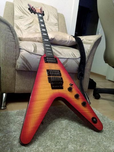 Лот: 6315628. Фото: 1. Limited Edition DEAN V 79 Reissue... Гитары