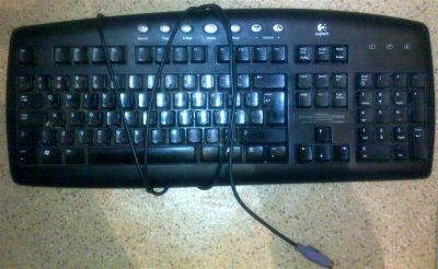 Лот: 2279477. Фото: 1. Черная проводная клавиатура Logitech. Клавиатуры и мыши