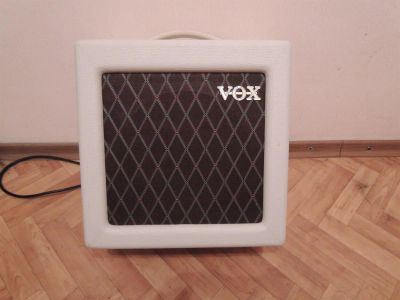 Лот: 3108220. Фото: 1. Vox AC4TV. Гитарные эффекты и комбоусилители