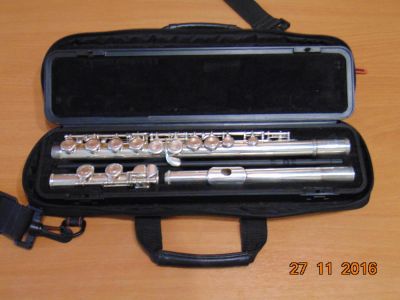 Лот: 8617450. Фото: 1. Флейта Yamaha YFL-221. Духовые