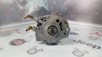 Лот: 23584624. Фото: 1. Насос вакуумный Land Rover Discovery... Двигатель и элементы двигателя