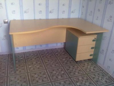 Лот: 1125523. Фото: 1. стол офисный "камбио"(без тумбочки... Другое (офисная мебель и домашние кабинеты)