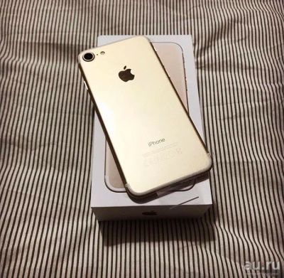 Лот: 9765303. Фото: 1. iPhone 7 gold. Смартфоны