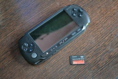 Лот: 6888012. Фото: 1. psp-e1008. Игровые приставки, консоли