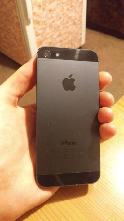 Лот: 8962280. Фото: 1. Iphone 5 black 16gb полный комплект... Смартфоны