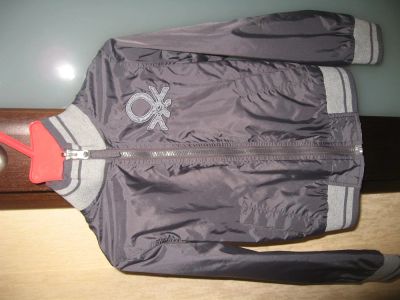 Лот: 3951814. Фото: 1. Ветровка benetton. Верхняя одежда