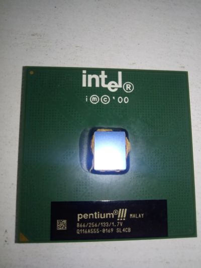 Лот: 21772589. Фото: 1. Процессор Intel Pentium III 866. Процессоры