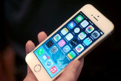 Лот: 6704004. Фото: 1. Apple iPhone 5S 16Gb Gold (Золотой... Смартфоны