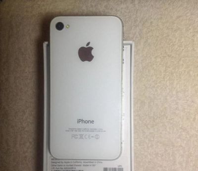 Лот: 6351610. Фото: 1. iPhone 4s 32Gb + чехол +док.станция... Смартфоны