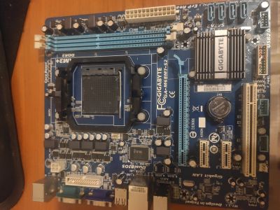 Лот: 16789762. Фото: 1. Материнская плата Gigabyte GA-M68MT-S2... Материнские платы
